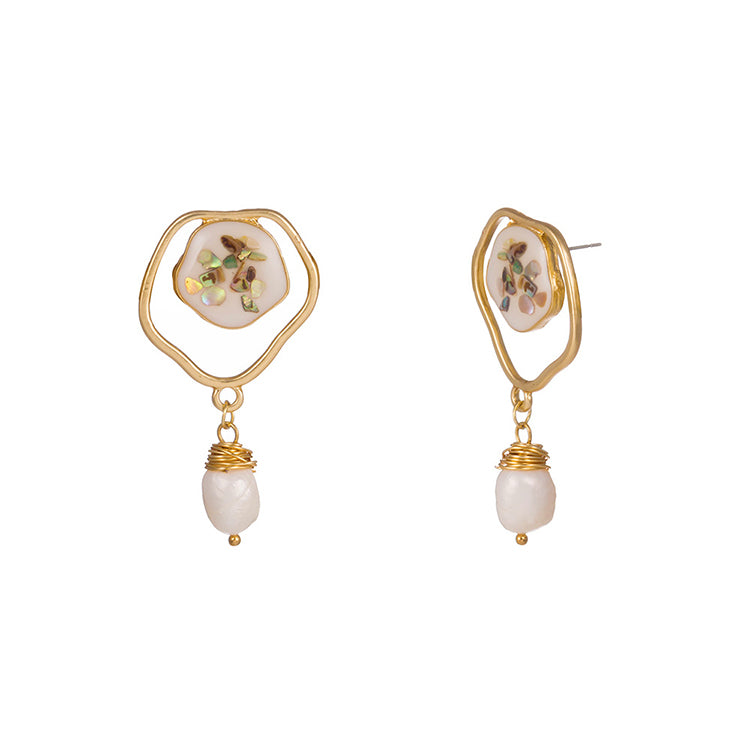 2022 fashion Exaggerated Design Earrings plated gold Shell Earrings hand-woven natural freshwater pearl earring