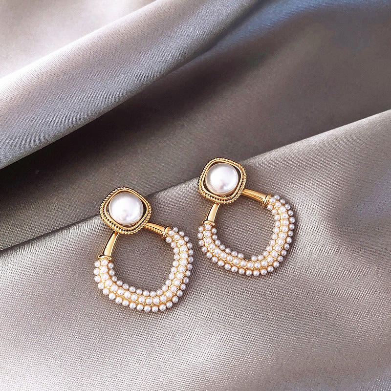 Wholesale Sweet Romantic Geometric Women Gold Zinc Alloy Trendy Imitation Small Pearl Stud Hoop Earrings