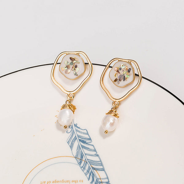 2022 fashion Exaggerated Design Earrings plated gold Shell Earrings hand-woven natural freshwater pearl earring