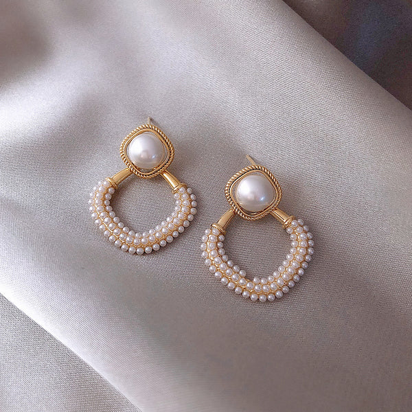 Wholesale Sweet Romantic Geometric Women Gold Zinc Alloy Trendy Imitation Small Pearl Stud Hoop Earrings