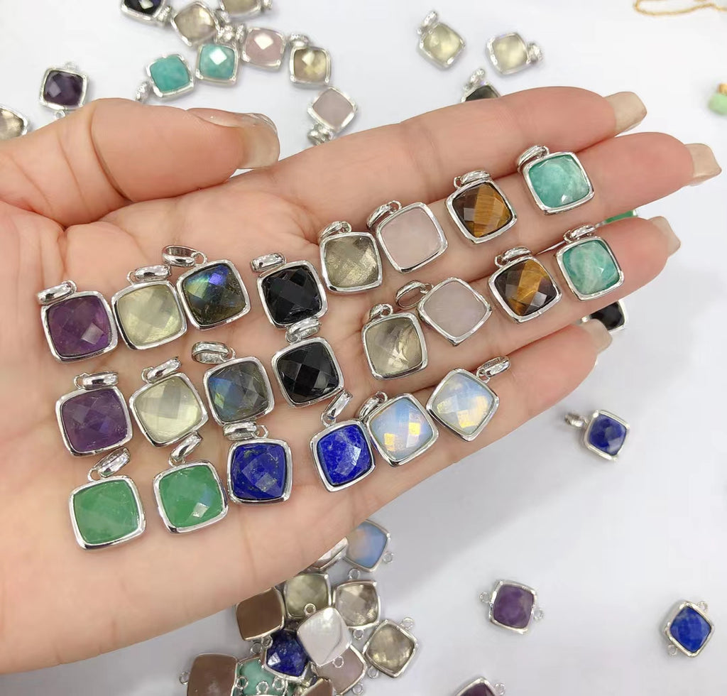 Wholesale Charms Natural Stone Links Agate Lapis Hexagon Round Faceted Cutting Mix Gemstone Pendants for Necklace