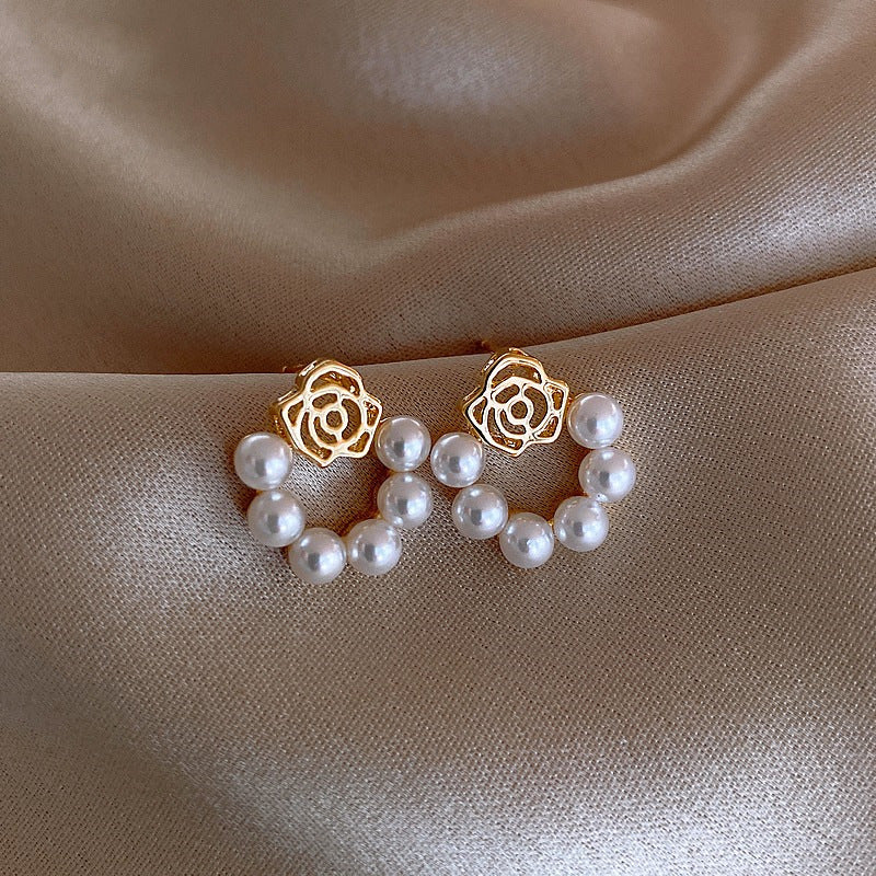 2022 Designer New Simple Flower Female Sweet Round Huggie Pearl Circle Twist Hoop Earrings