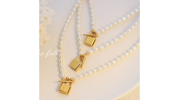 Natural Pearl Clavicle Chain 18K Gold Plated OT Buckle Lock Pendant Pearls Choker Necklace